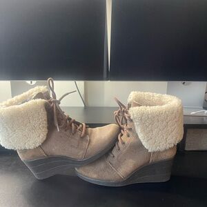 UGG Zea Waterproof Brown Leather Shearling Wedge Heel Lace-Up Boots SIZE 7